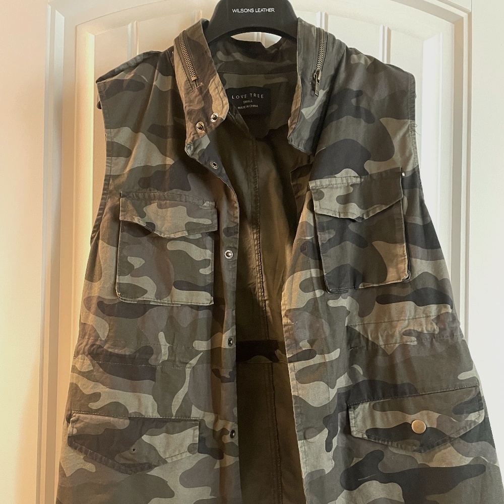 Women's Camouflage Vest